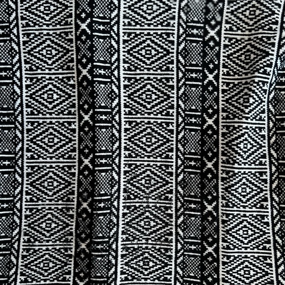 Old Navy Black White Aztec Sweater Cardigan - Picture 4 of 4